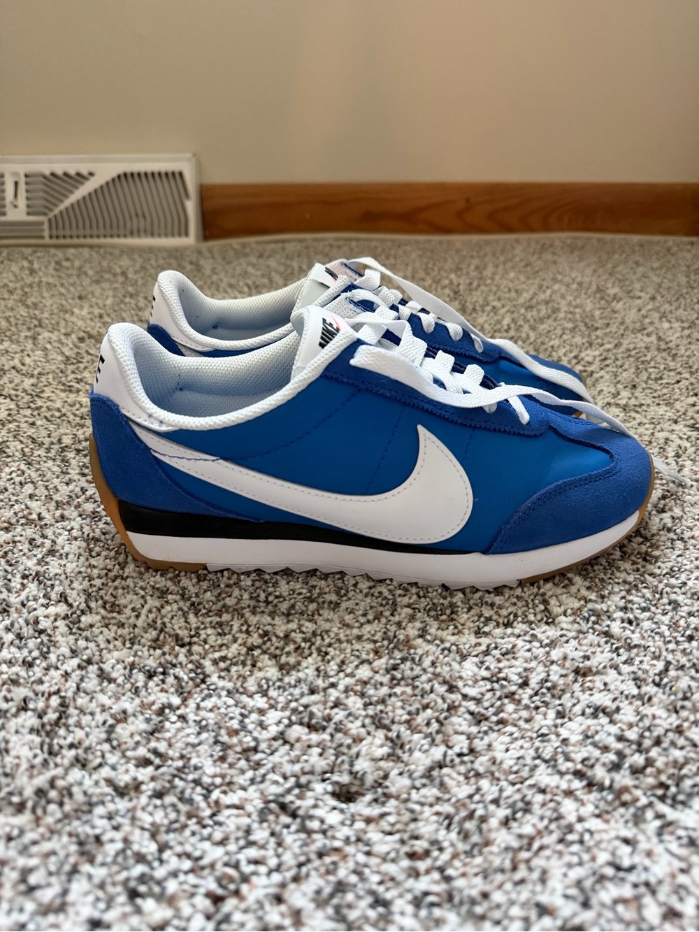 Nike Women's Blue and White Retro Runner Sneakers